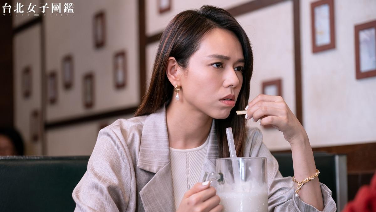 夏于喬笑稱劇中是她帶壞桂綸鎂。(圖/八大提供)