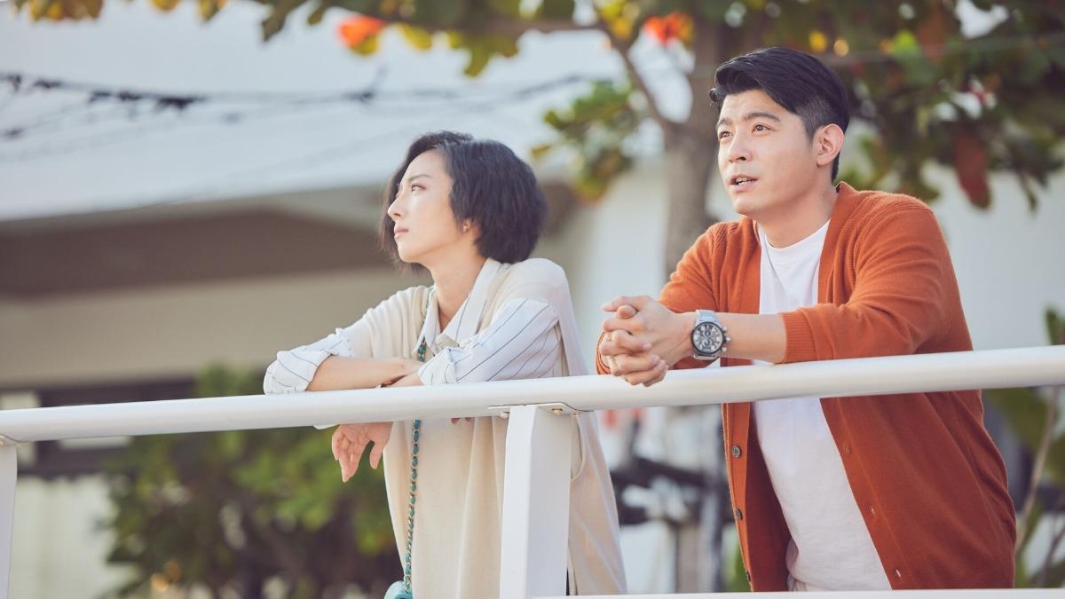 王柏傑(左)演出桂綸鎂的青梅竹馬。(圖/八大提供)