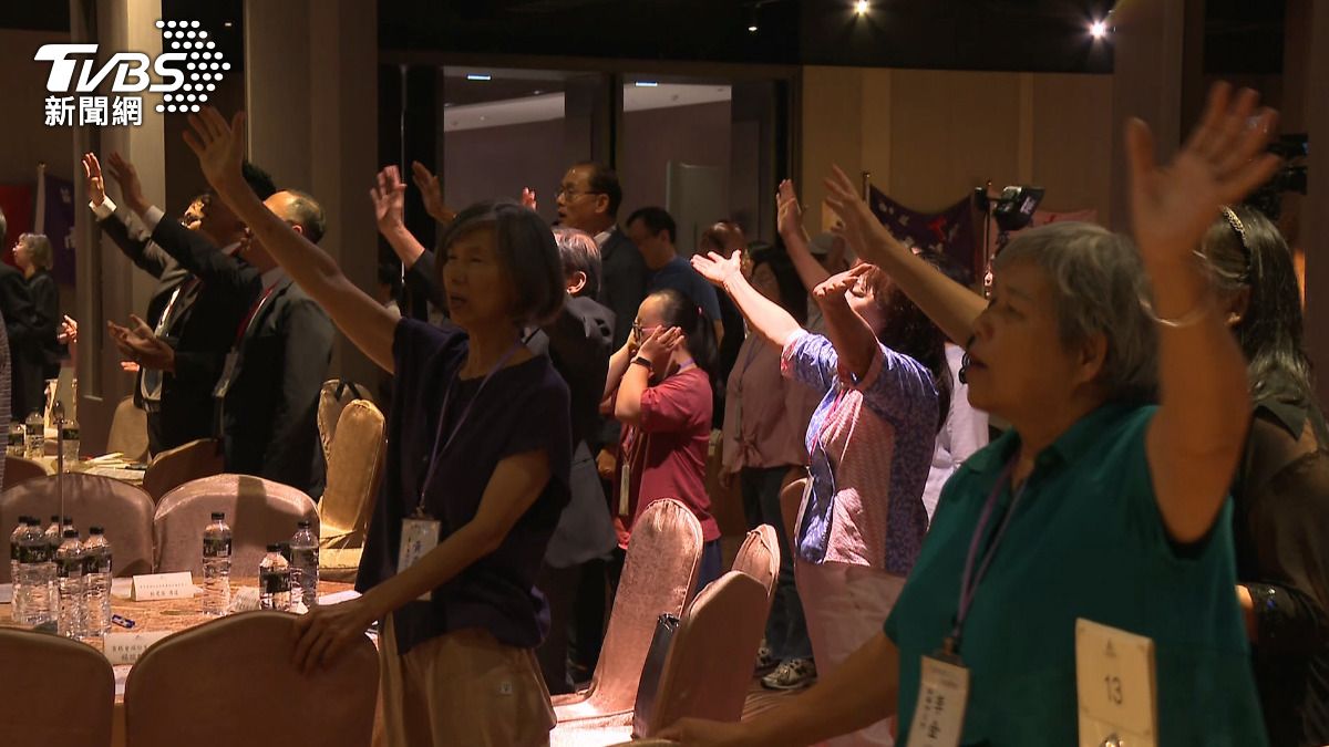 感情問題和經濟困難是導致民眾心理壓力的兩大主要因素。(圖／TVBS) 