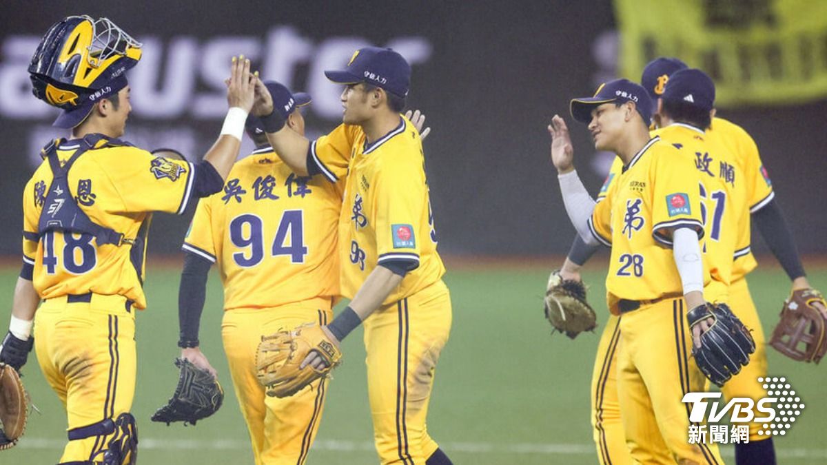 中職/「神奇的力量」陳統恩發威了! 兄弟逆轉搶勝悍將吞敗