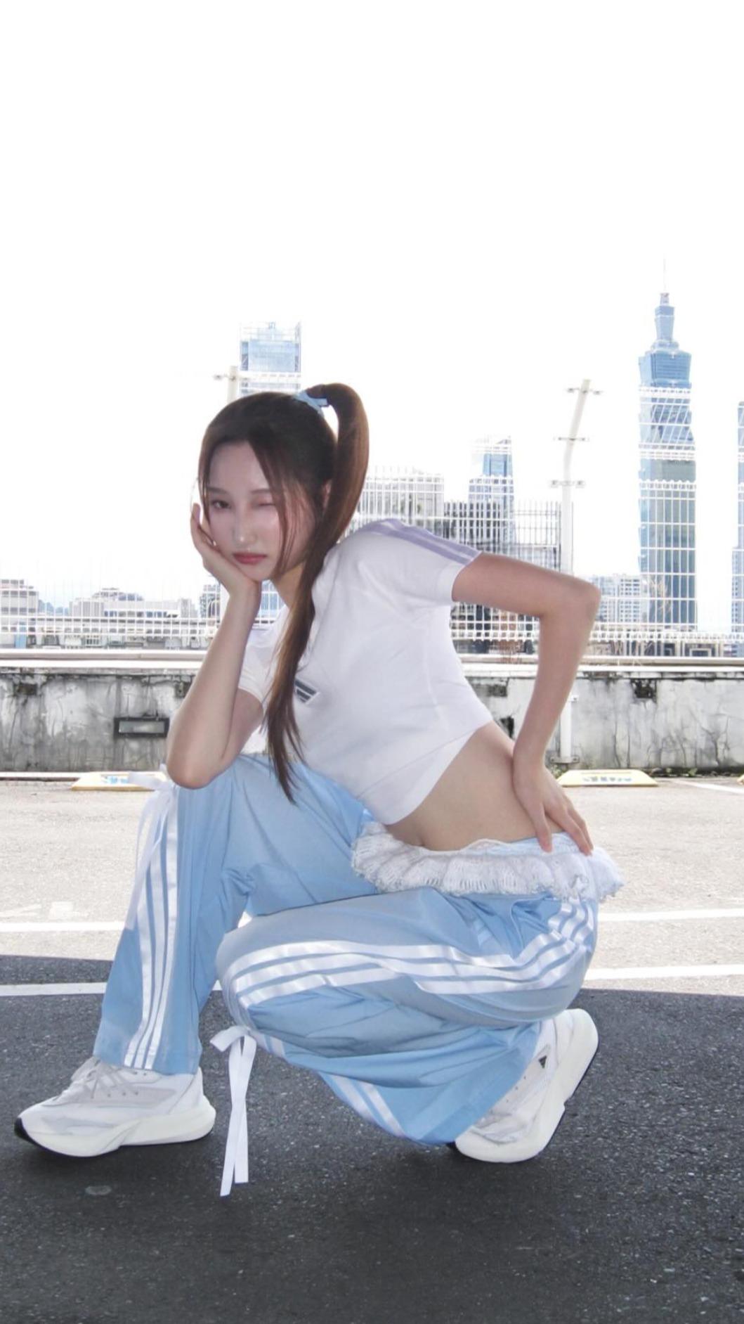 寶寶藍 × 薰衣草紫,甜美系運動風。(圖/翻攝自Threads)