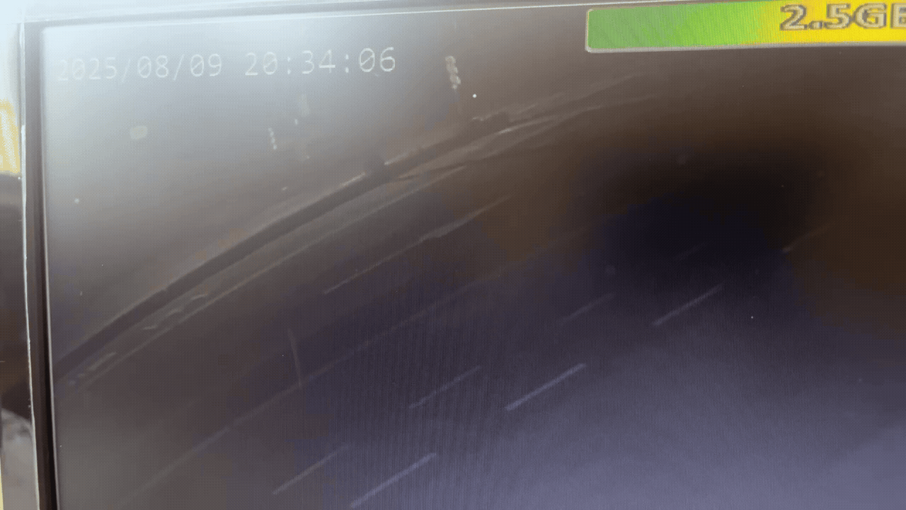 花蓮微電車闖紅燈，吳男多處骨折送醫治療中。（圖／TVBS）