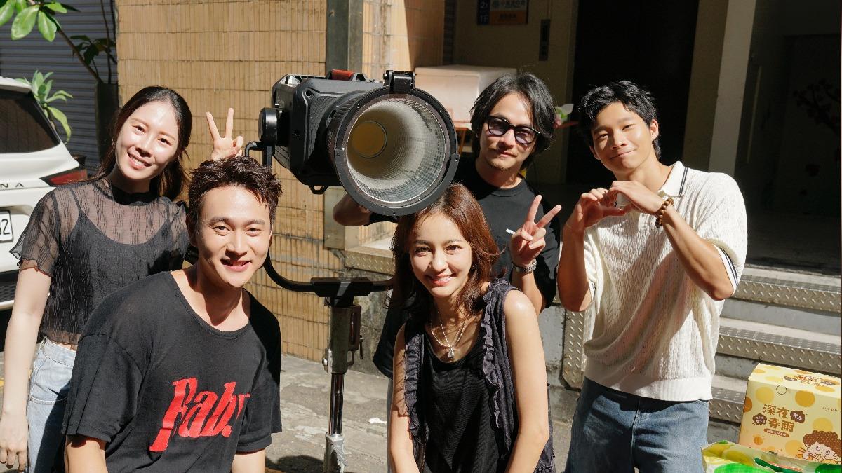 蔡亘晏(左起)、劉冠廷、陳意涵、楊銘威、黃冠智參與演出。(圖/文策院與四方四隅提供)