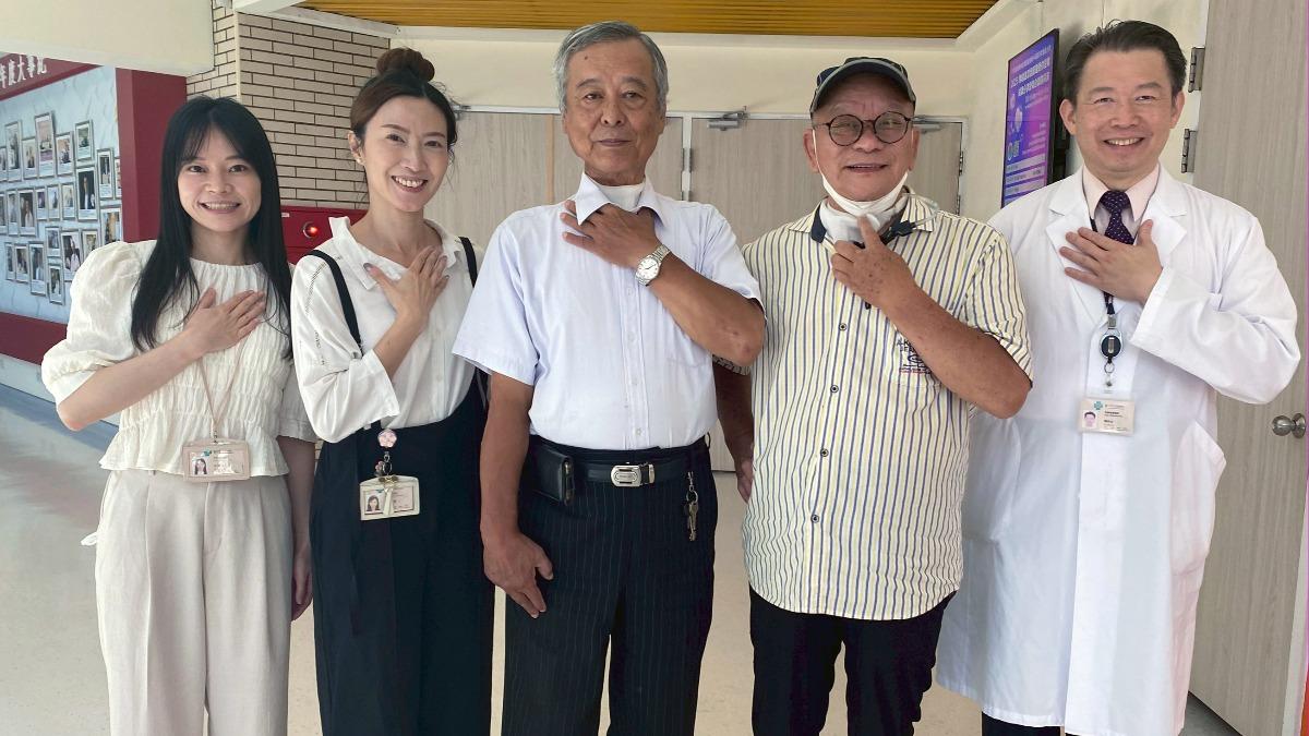 莊男(右二)一改消極態度,開始積極迎接人生。(圖/台中榮總提供)