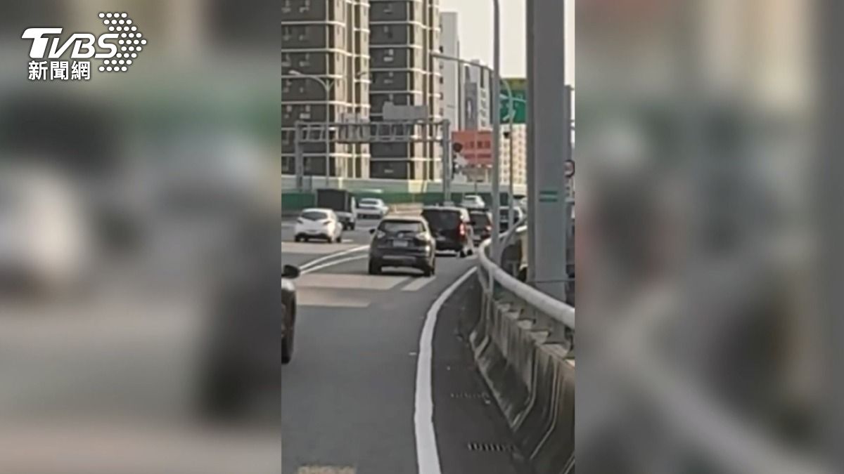 67歲男撞車肇逃「酒測超標」辯回家喝酒壓驚。(圖/當事人提供)
