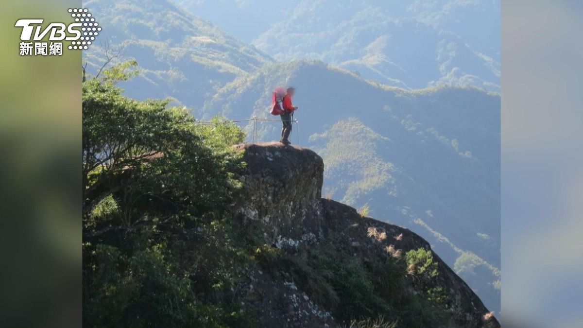 蔣小弟從 2 歲半開始接觸合歡群峰,如今 8 歲已完登 60 座百岳。(圖/翻攝當事人臉書)