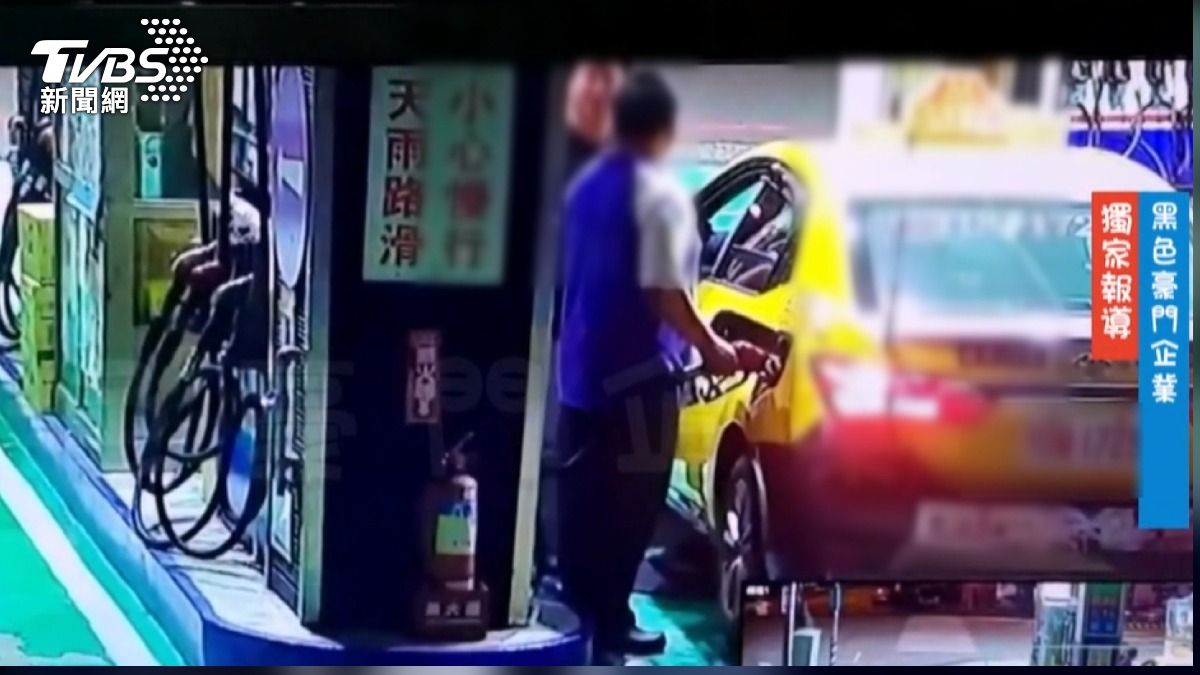 男加油站點菸被勸，辱店員「一文不值」遭車隊開除。(圖／翻攝黑色豪門企業)
