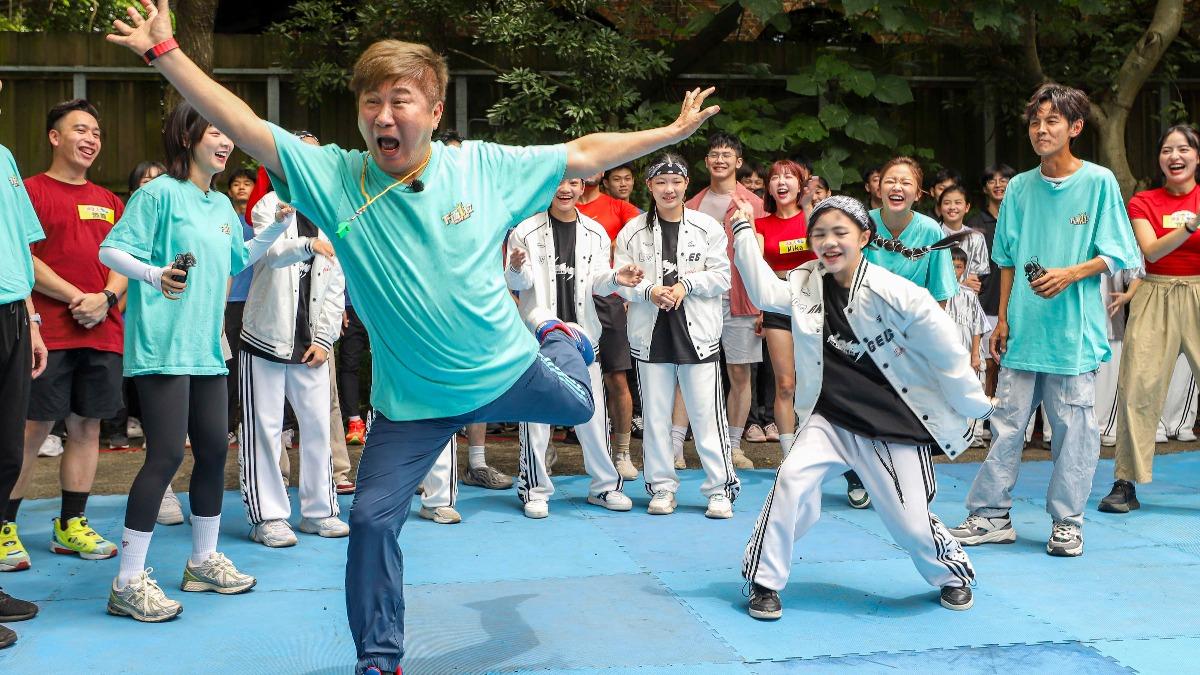 胡瓜被地方媽媽榨乾!遭「正面硬上」驚慌失聲 又親又摸全亂了