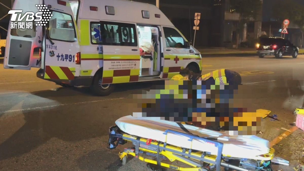 大里機車深夜自撞 40歲女騎士酒駕自撞 與男乘客雙亡