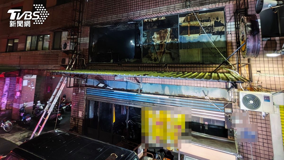 現場一樓早餐店和二樓分租套房起火（圖／TVBS）