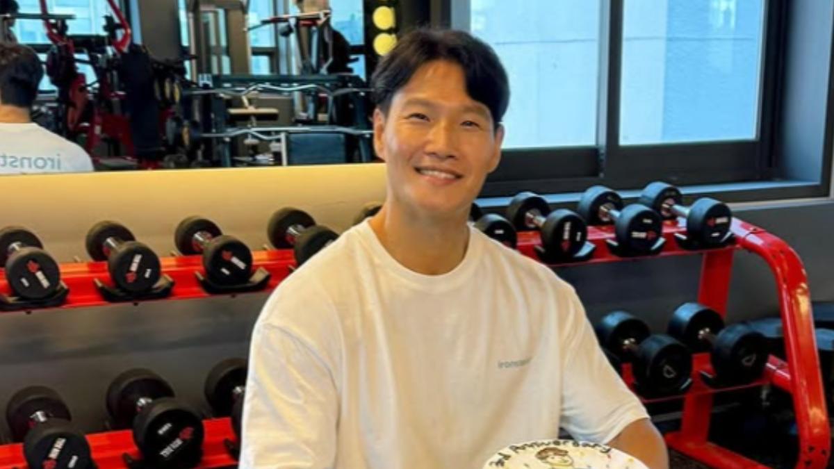 金鍾國迎來出道30週年，同時宣布升格人夫好消息。（圖／翻攝自IG）