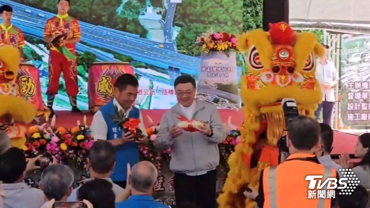 鍾東錦和卓榮泰(圖/TVBS資料畫面)