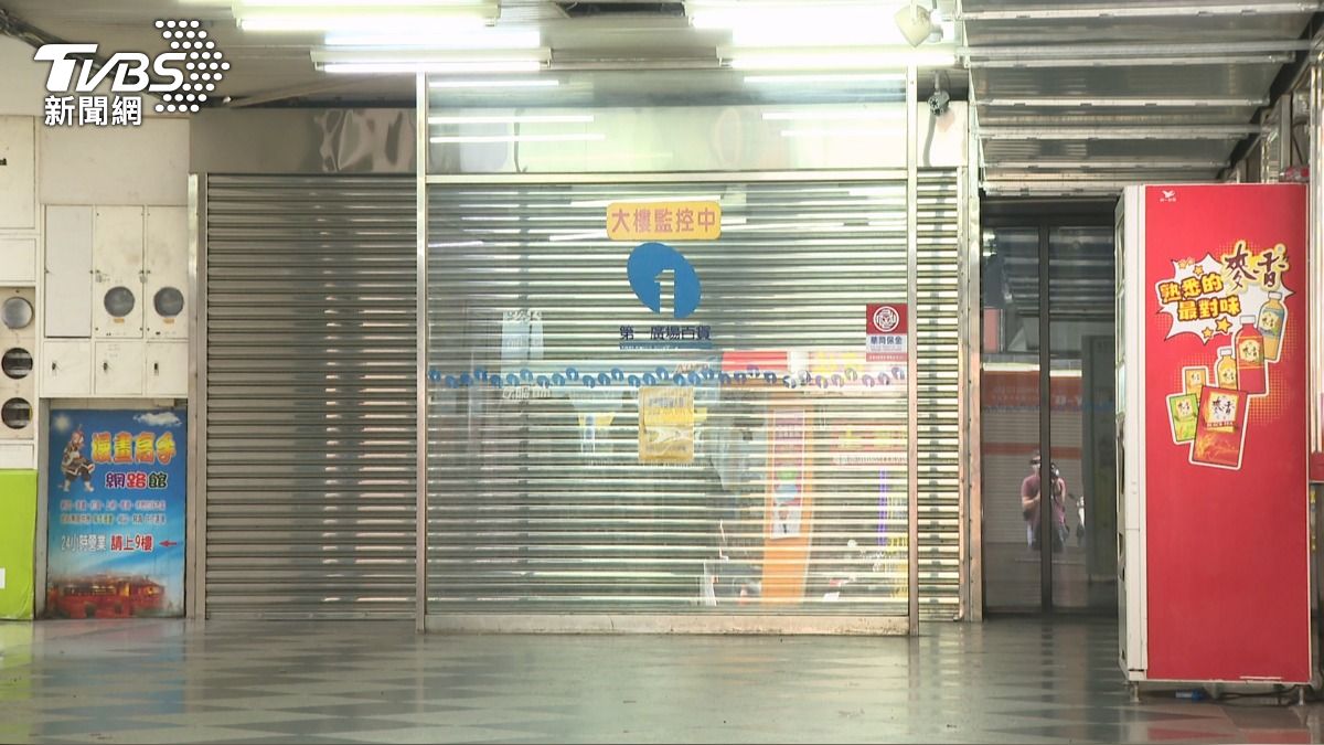 台中市東協廣場附近凌晨爆發街頭鬥毆。(圖/TVBS)