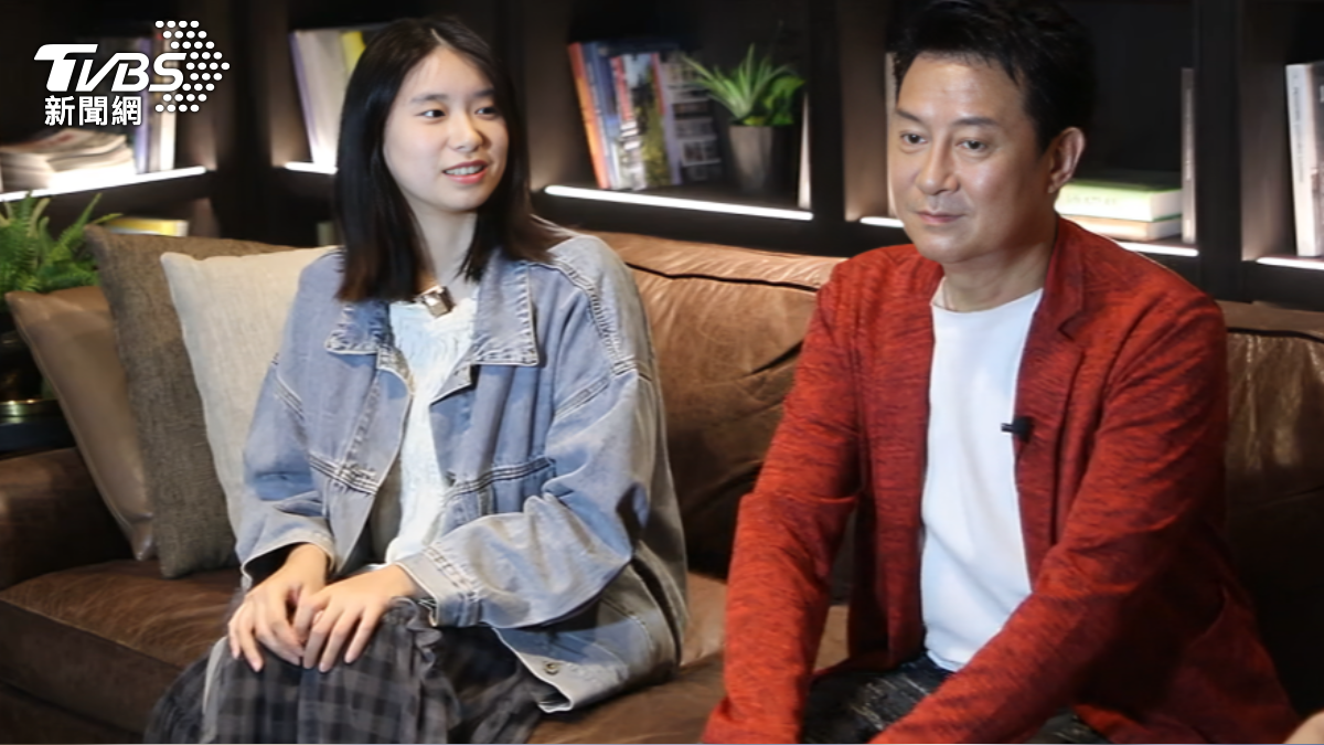劉錫明與女兒罕見同框。(圖/TVBS)