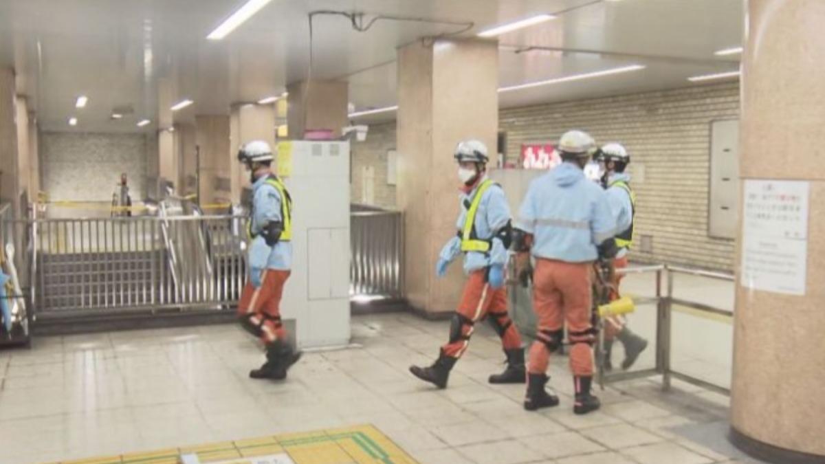 日本愛知縣名古屋的地鐵站18日傳出有女子不慎墜軌、慘遭進站列車撞擊的意外。（圖／翻攝自東海テレビ放送）