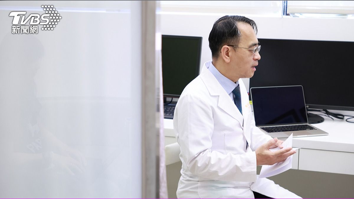 顏宗海醫師建議,建立不塑的生活習慣,可減少塑膠微粒帶來的傷害。(圖/潘建樺攝)
