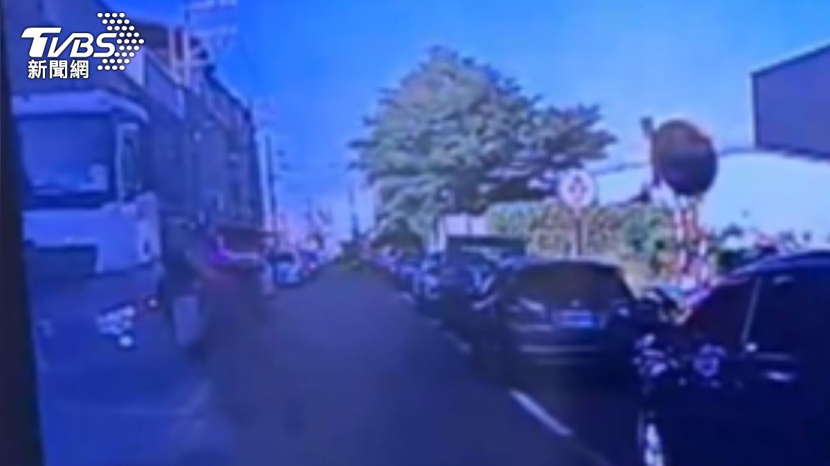 大園區濱海路三段一名女子明顯死亡。(圖/TVBS)