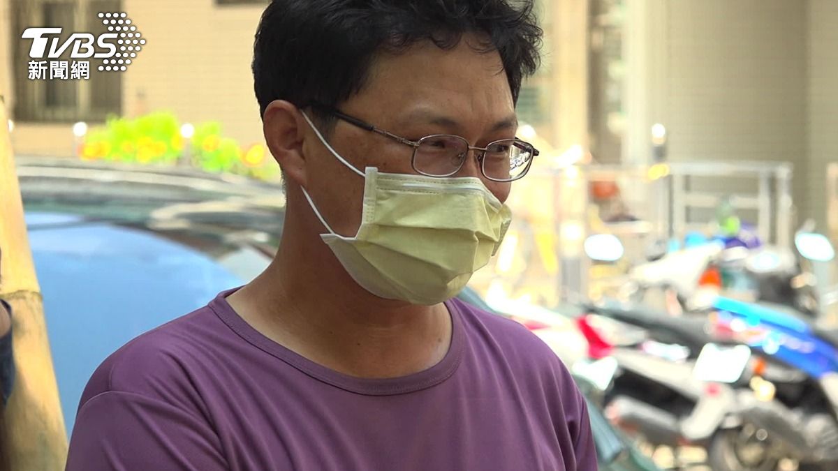 家長替孩子不捨，表示先前拿到的獎勵金，也是突然被追討。（圖／TVBS）