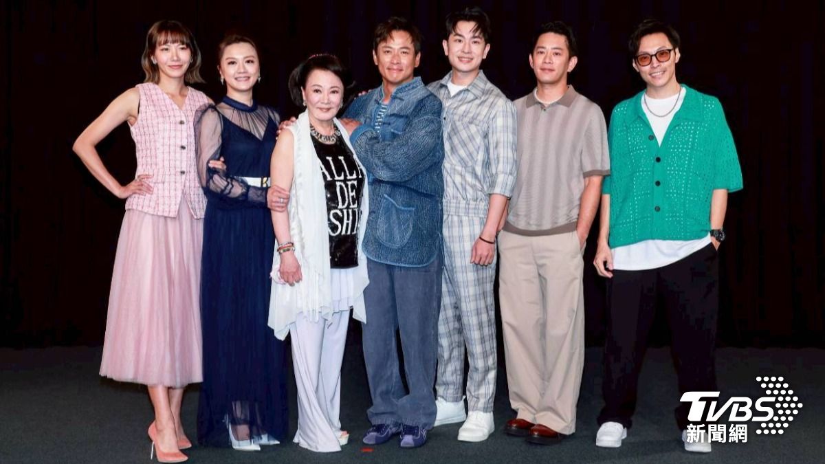 大牙（左起）、苗真、張琴、江宏恩、陳謙文、Junior、王上豪同台亮相。（圖／趙世平攝）