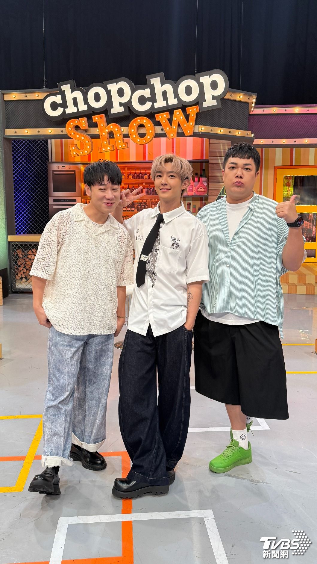 炎亞綸(中)、關韶文(右)、小賴3人不停拌嘴。(圖/黃盈容攝)