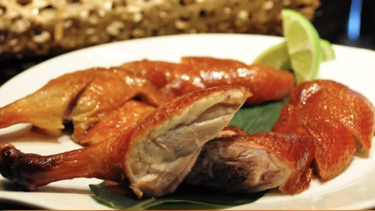 頤宮的「火焰片皮鴨」。（圖／翻攝自君品酒店臉書）