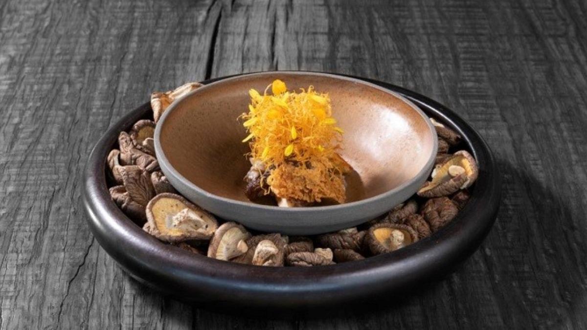 JL Studio創作的素食肉骨茶茶湯。（圖／JL Studio）