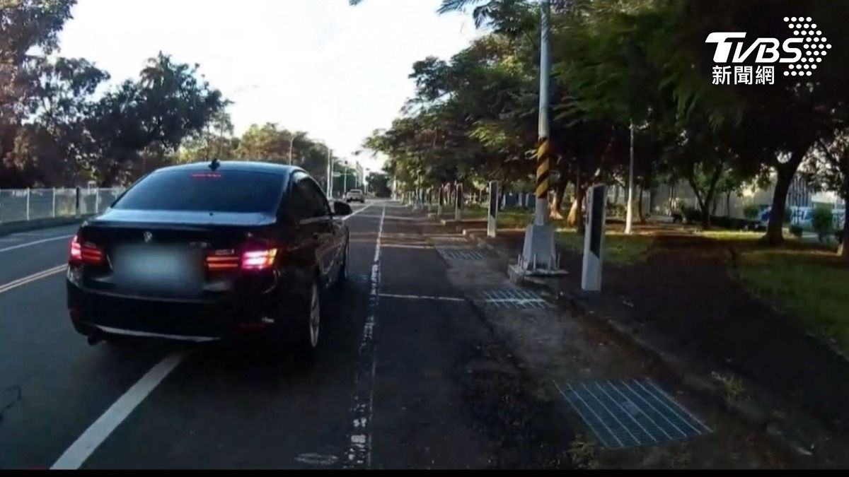 員警開三槍示警,趕快開車緊跟在後,幸好就在案發後3小時,順利逮到人(圖/TVBS)