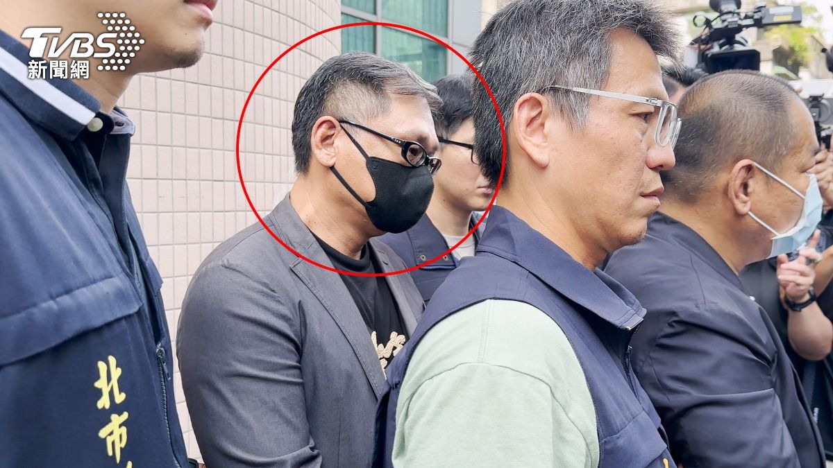 天道盟太陽聯盟副盟主「麥可」曾是中山分局員警，離職成為天道盟軍師。 (圖／TVBS)