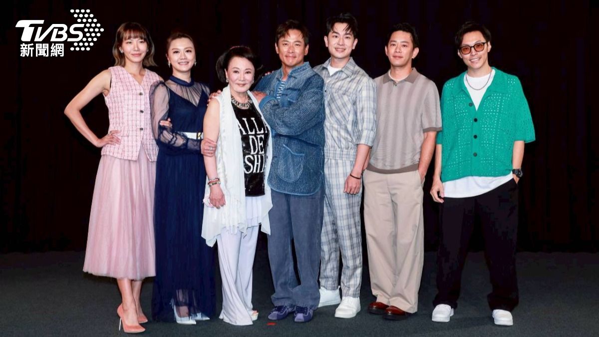 大牙(左起)、苗真、張琴、江宏恩、陳謙文、Junior、王上豪合作。(圖/趙世平攝)