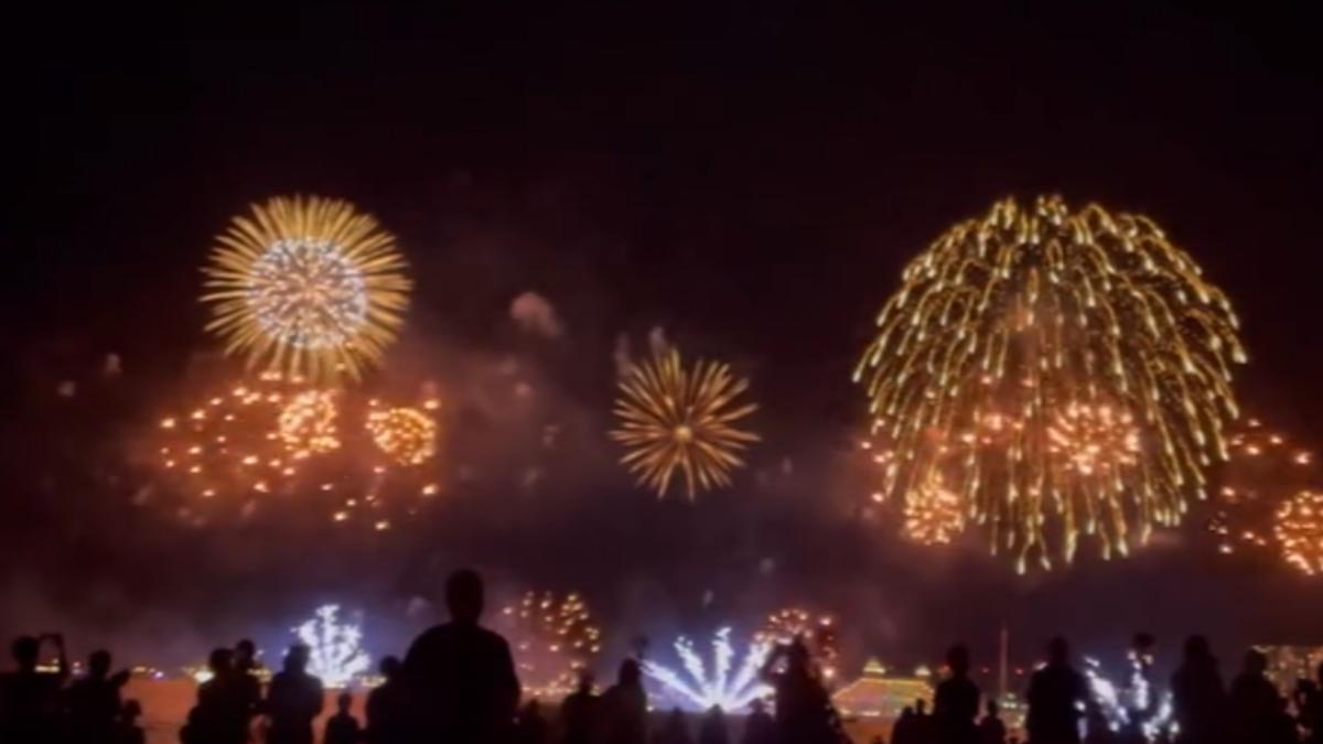 淡水煙火秀8/24最後一場,交通局將加派人力、客運增班。(圖/民眾提供)