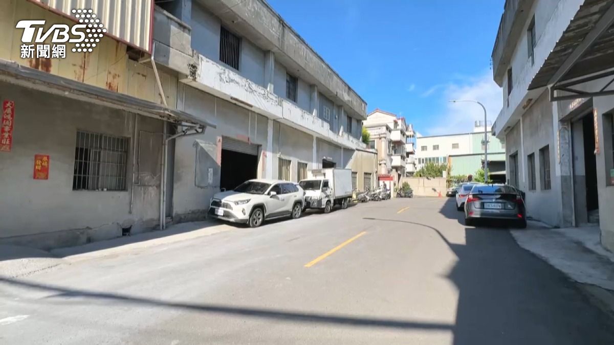 光電廠憤斷電,十多戶工廠同時停擺。(圖/TVBS)