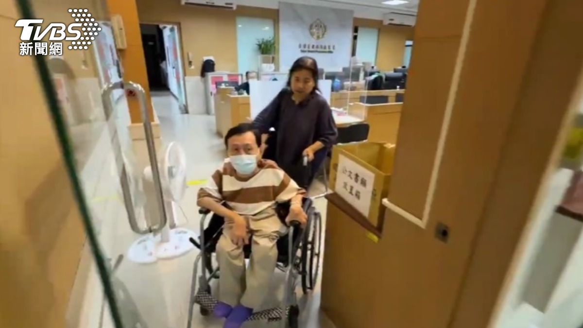 廣播金鐘得主劉銘30萬元交保。(圖/TVBS)