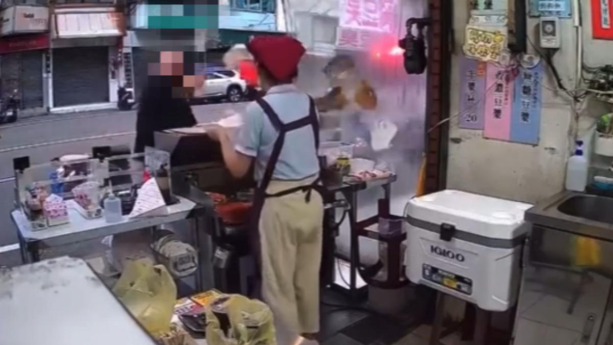 新竹黑衣男借嘸廁所砸店 警稱「不適逮捕」被網噴爆急關評論