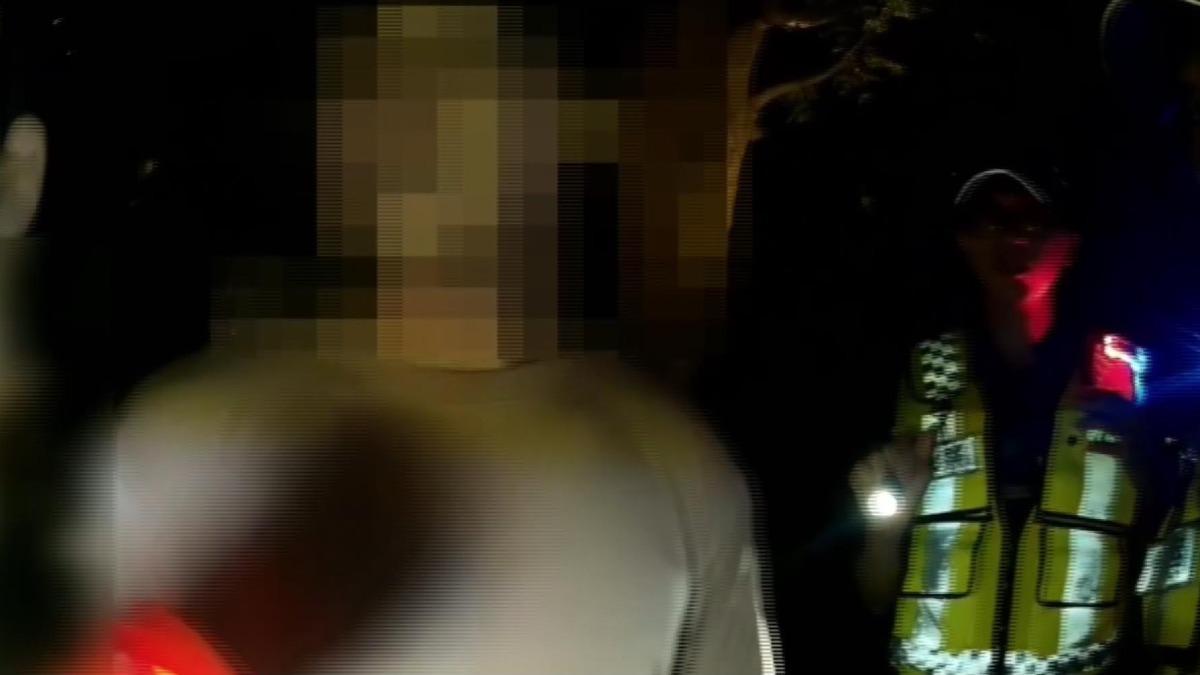 警方確認這名男子真實身分是42歲的梁姓通緝犯。(圖／警方提供)