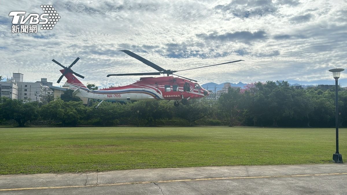 7時30分空勤總隊起飛,8時30分降落東勢河濱公園,只是林男已明顯死亡。(圖/TVBS)