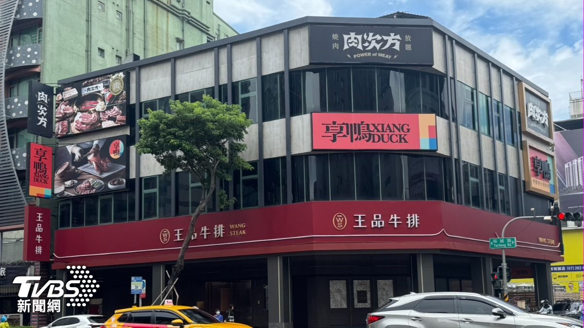 王品集團看準該區餐飲市場潛力，於富民路、裕誠路口設有多餐飲品牌。（圖／林雅婷攝）