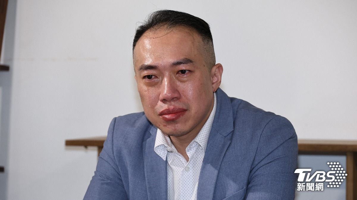 抖音網紅「安哥碎碎念」潘俊安露面聲淚俱下。(圖/張哲鳴攝)