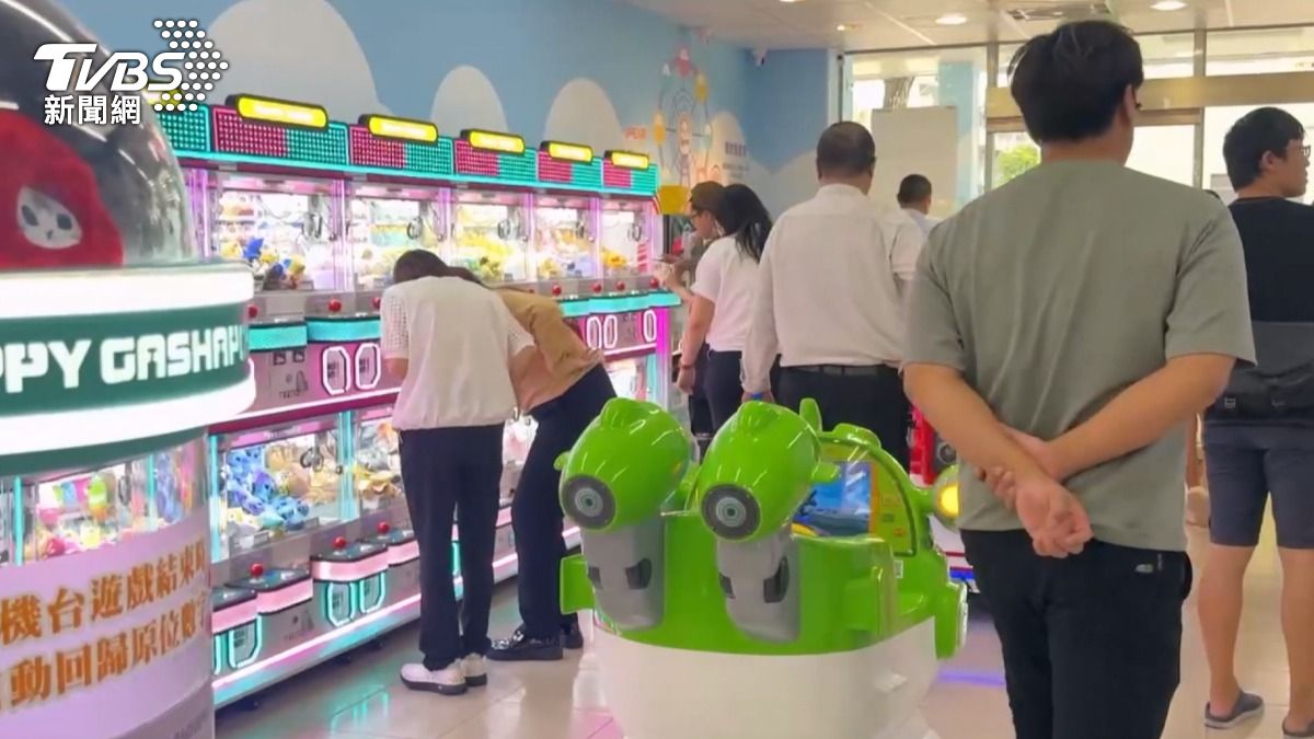 超商跨界玩創新 「停留商機」人潮增2成(圖/TVBS)