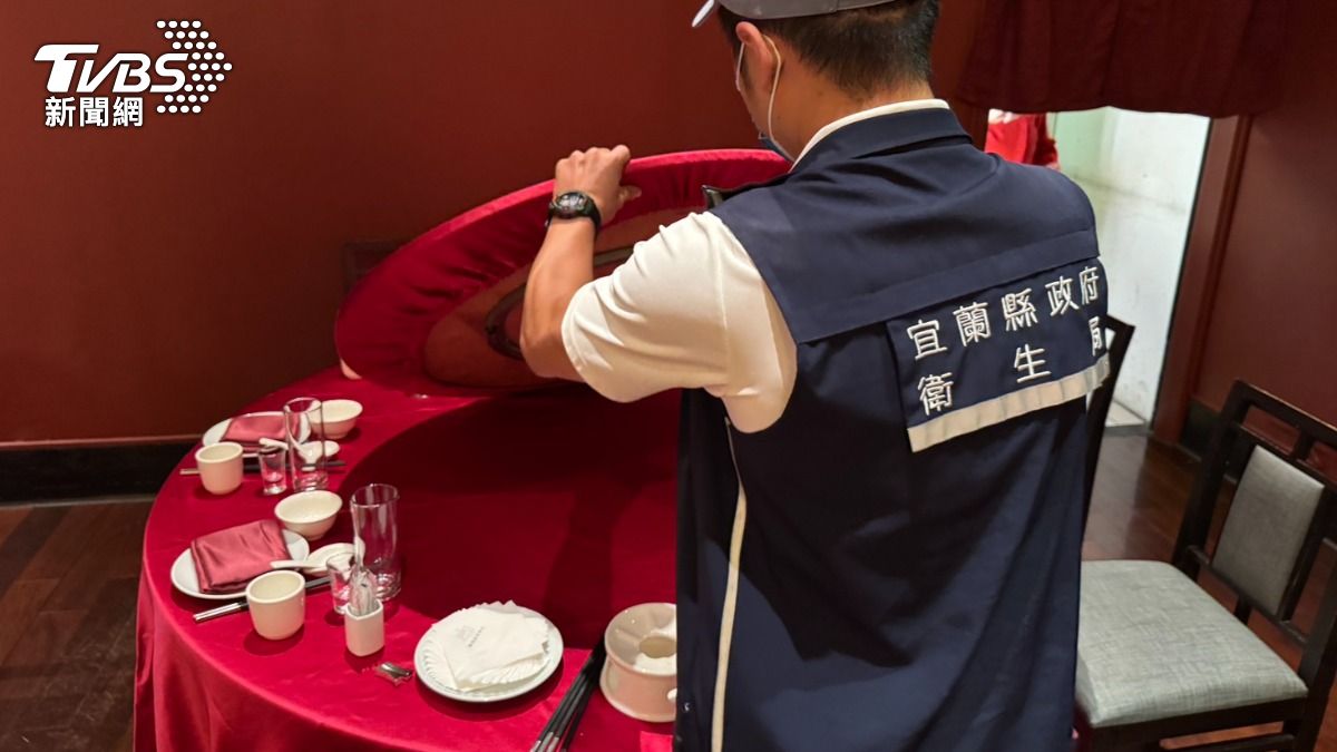蘭城晶英酒店遭控喝到蟑螂！業者致歉免單　衛生局出手了