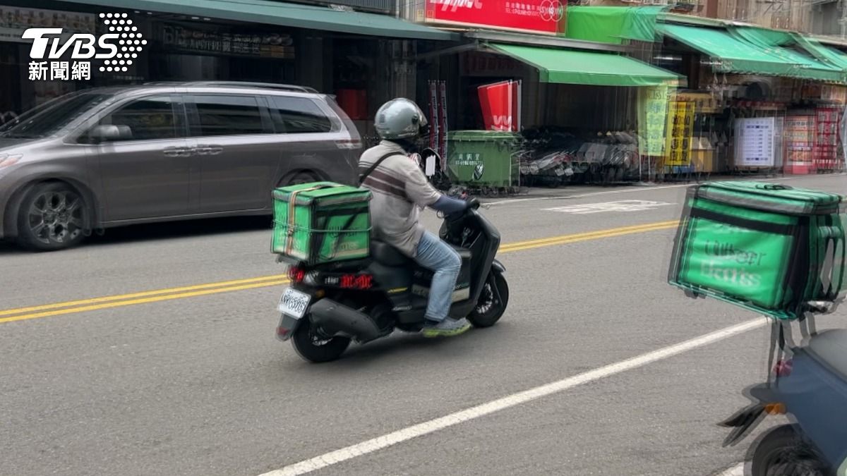 外送平台統計，台南、高雄外送頻率最高的，除了便當、鹹酥雞，就是國民小吃「肉燥飯」。（圖／TVBS）
