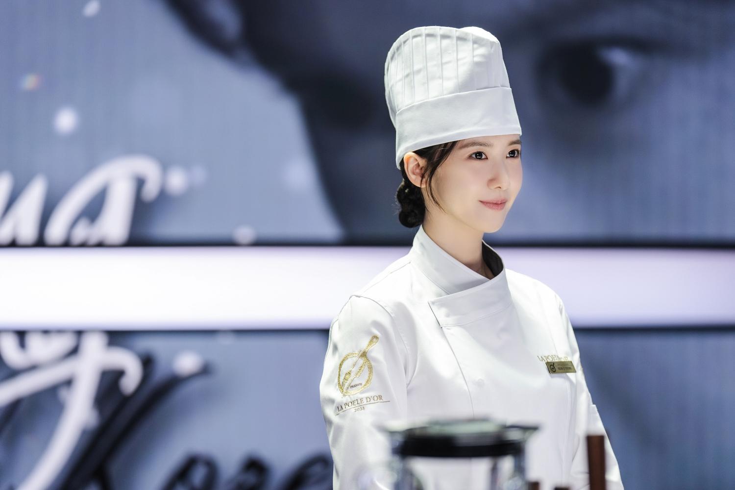 潤娥劇中演的是法國菜廚師,偏偏穿越回韓國古代。(圖/Netflix提供)