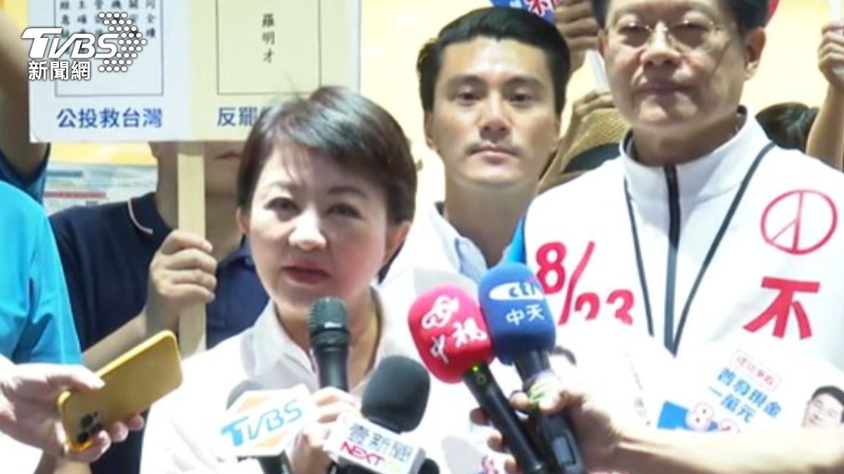 台中市長盧秀燕與立委羅明才。(圖/TVBS)