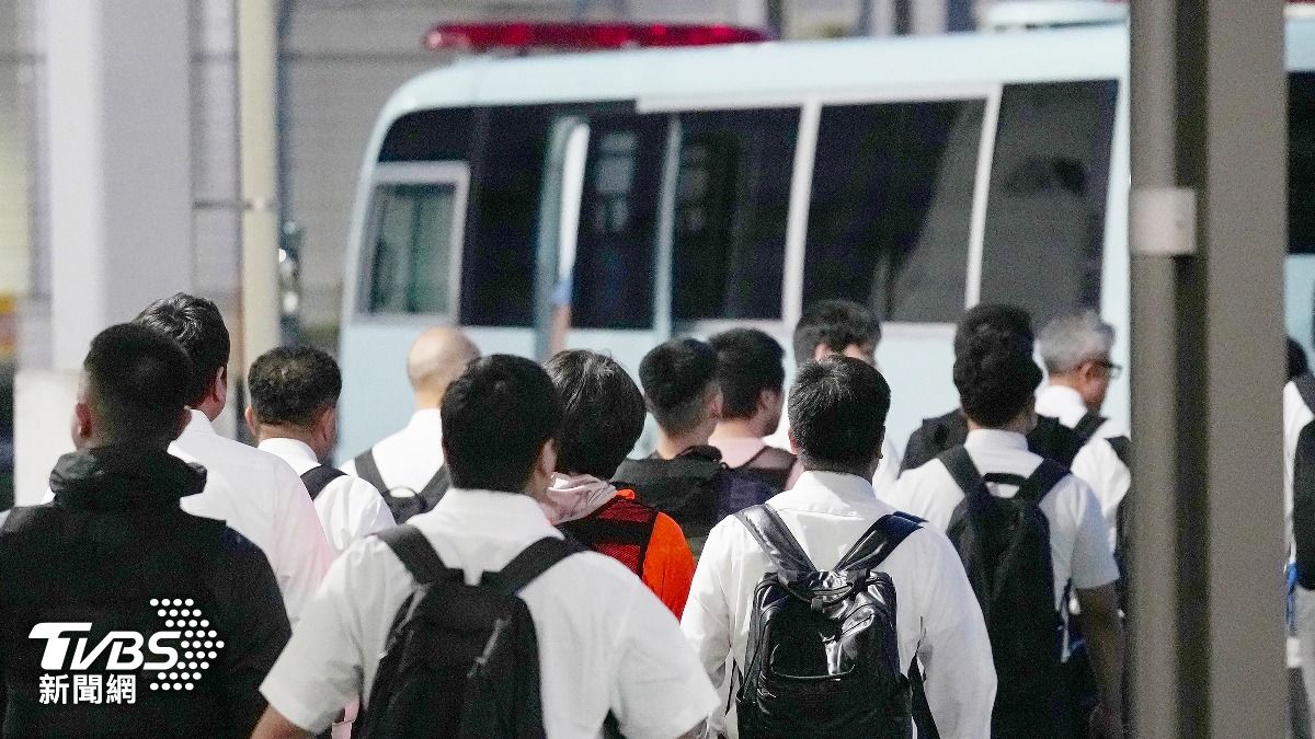 29名日本人柬埔寨搞詐騙!涉詐欺未遂被捕 日警親押送返國
