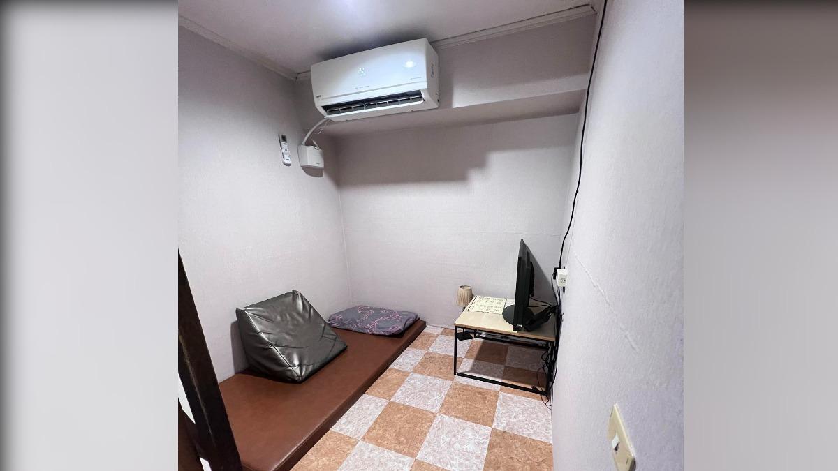 高雄新興區一間漫畫店,發生有男子猝死在包廂內,而死者身分被起底,是名製毒師。(圖/當事店家臉書)