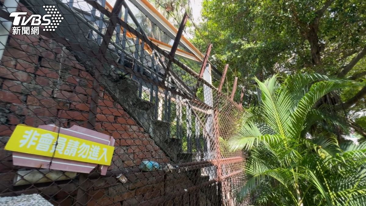 5國中生偷闖泳池遭逮!「深夜戲水玩滑梯教具」 警方通報兒少追蹤。(圖/TVBS)