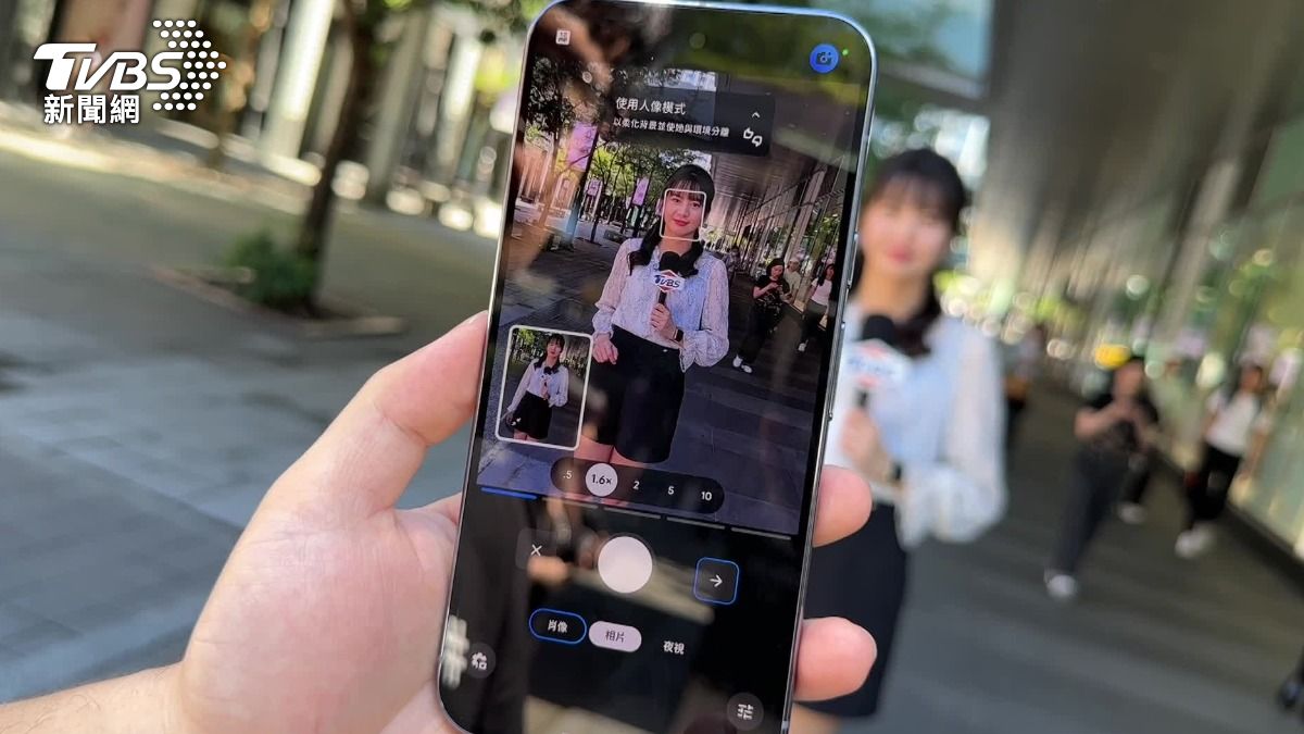 AI幫忙拍美照,只要選擇想要的風格,按照步驟就可以拍出「網美照」。(圖/TVBS)