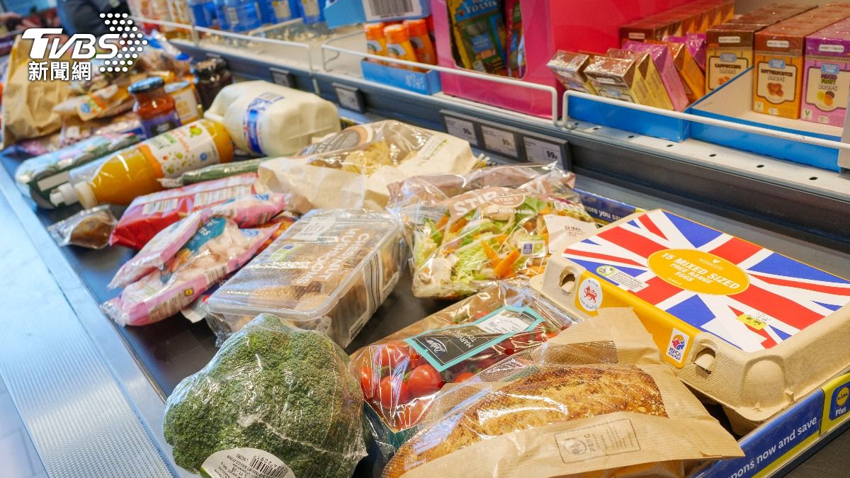 英國7月通膨年增率達3.8%,創下18個月新高,各種食品雜貨物價格仍居高不下。(圖/達志影像Newscom)