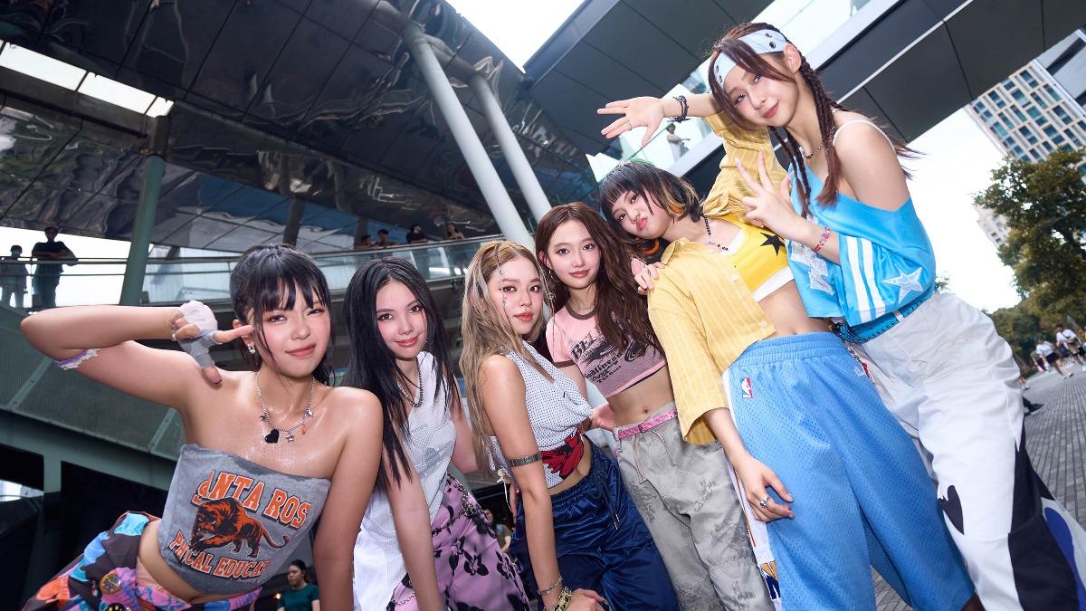 babyMINT快閃信義區嗨跳百萬神曲 她用力太猛竟頭痛3天