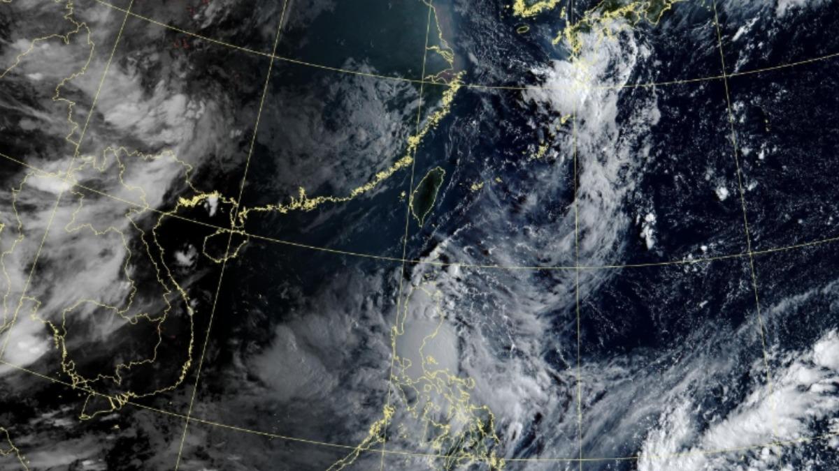 天氣/颱風劍魚快生成了!台灣南方「一路西衝」 各國最新路徑預測