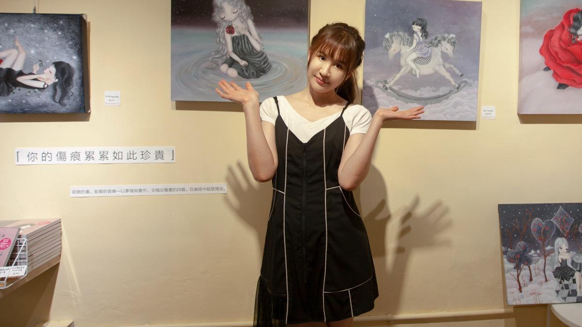 田心蕾從畫作裡找到〈不當最善良的人〉創作靈感。(圖/瑞田音樂提供)